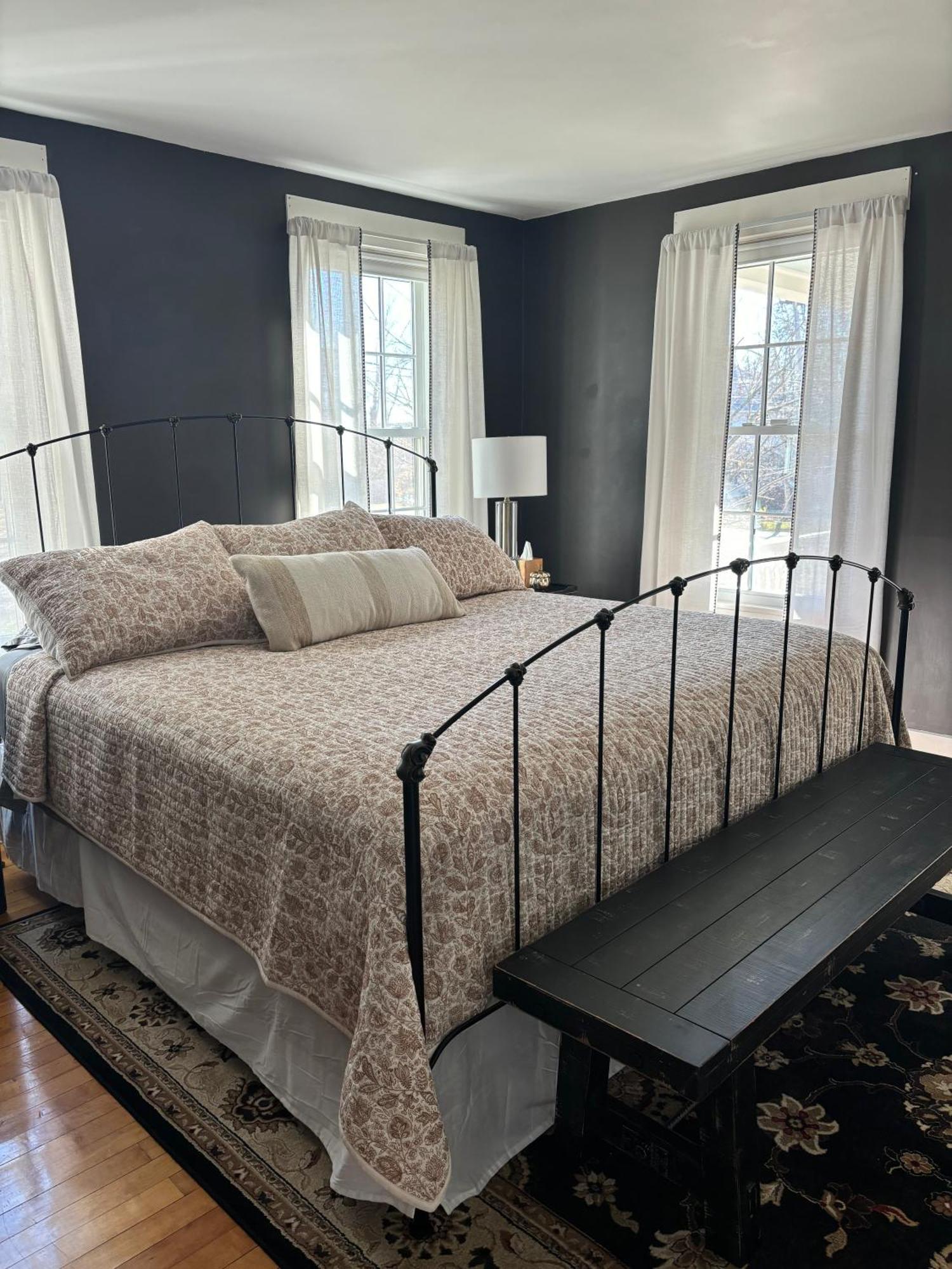The Inn Crowd Bed And Breakfast Holden Bagian luar foto